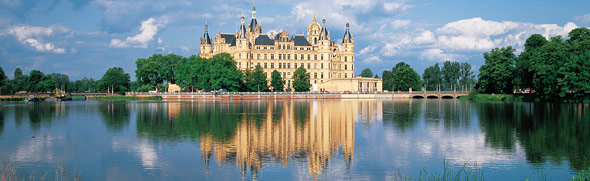 Wasserspiegelung Schloss Schwerin, Mecklenburg-Schwerin © TMV/Grundner